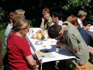 Pfarrkaffee der Firmlinge im Mai 2007